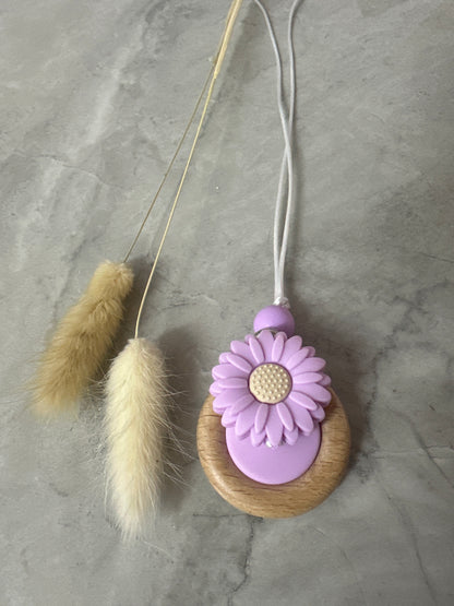 Daisy Flower Breastfeeding Necklace